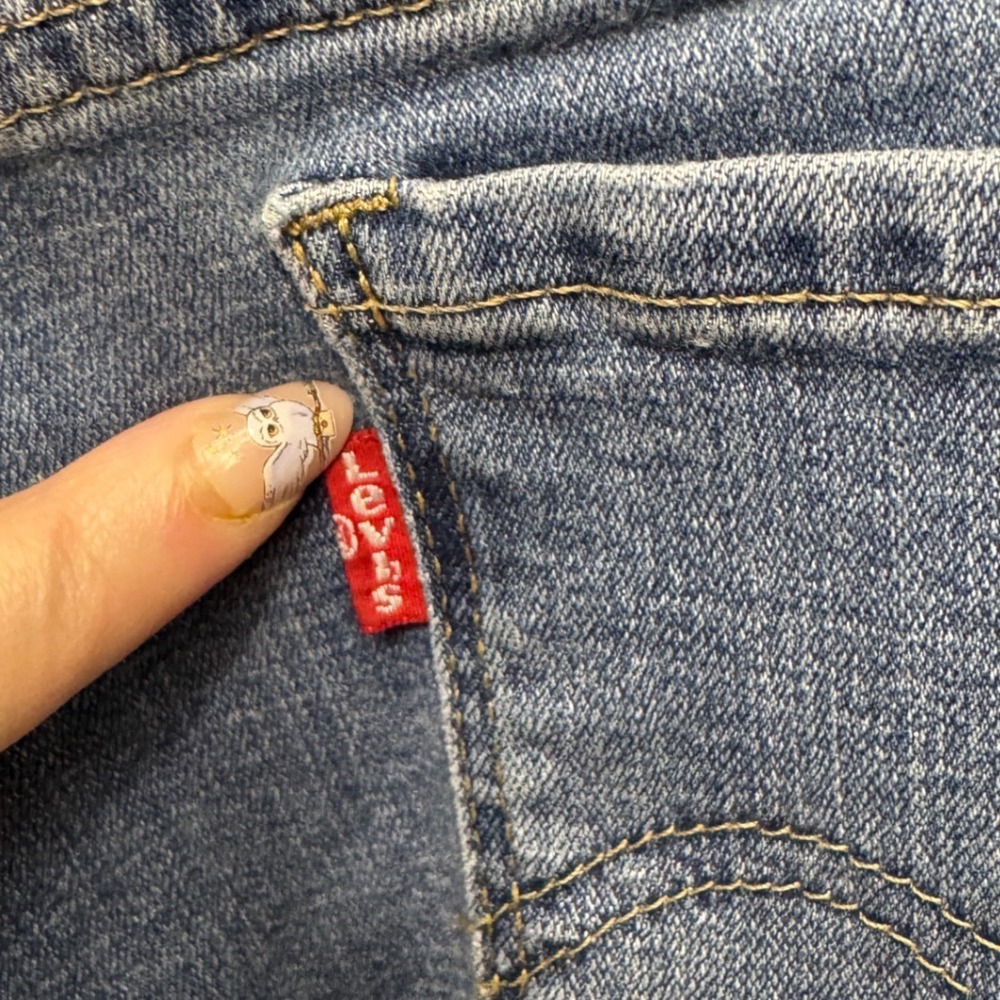 Levis 505 Straight Leg Jeans Medium Wash Blue Denim Womens Size 32 - Picture 4 of 10